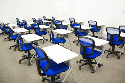 充実の学習環境:無料で使用できる自習席。集中しやすいと評判です。