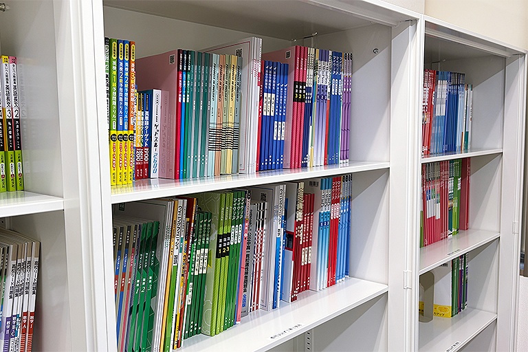充実の学習環境:多様なテキストをご用意し、お子さまに最適なものをご提案しています。
