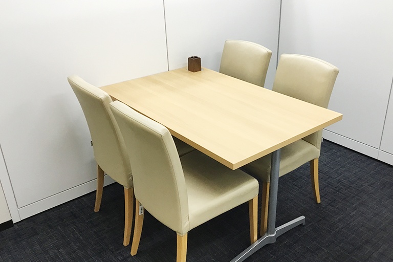 充実の学習環境:面談室です。成績や進路について、丁寧に相談・ご提案させていただきます。